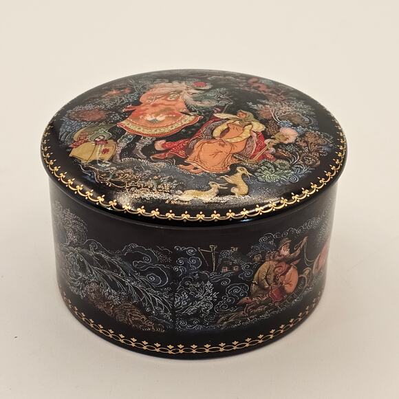 Hand-painted 1990 Traditional Palekh Russian Folklore Trinket Box - Jewelry Box - Picture 10 of 10